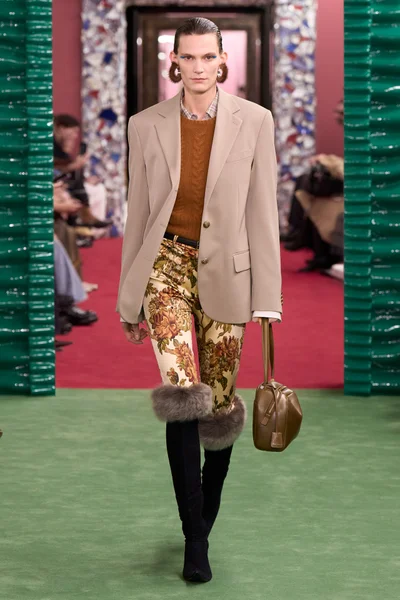 Look 34